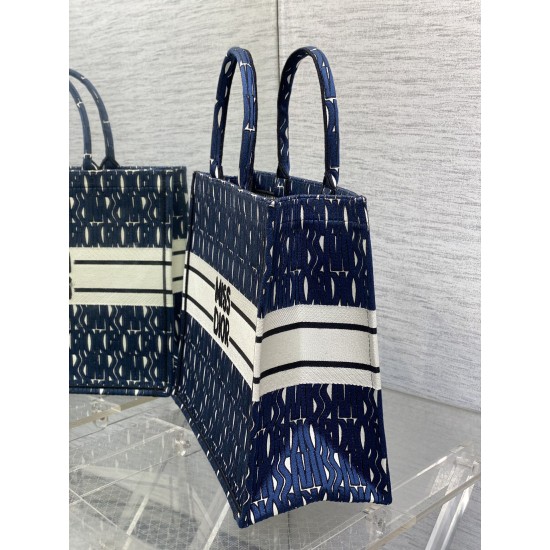Tote book