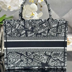 Tote book