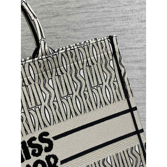 Tote book