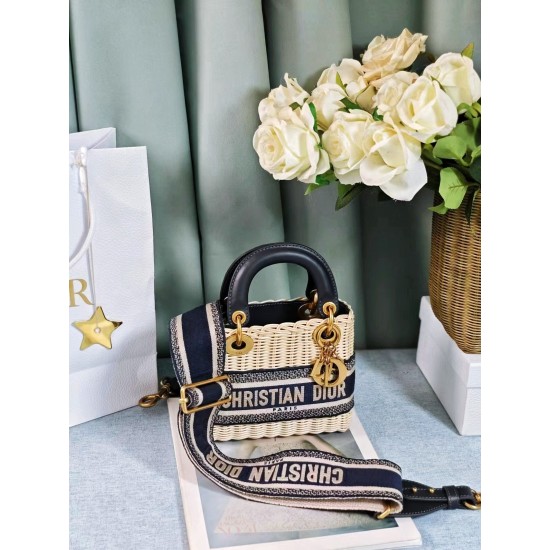 Tote book