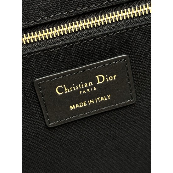 Tote book