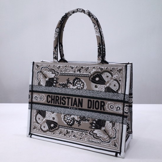 Tote book