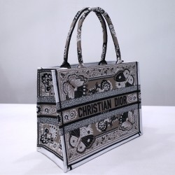 Tote book