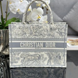Tote book