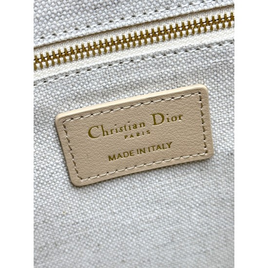 Tote book