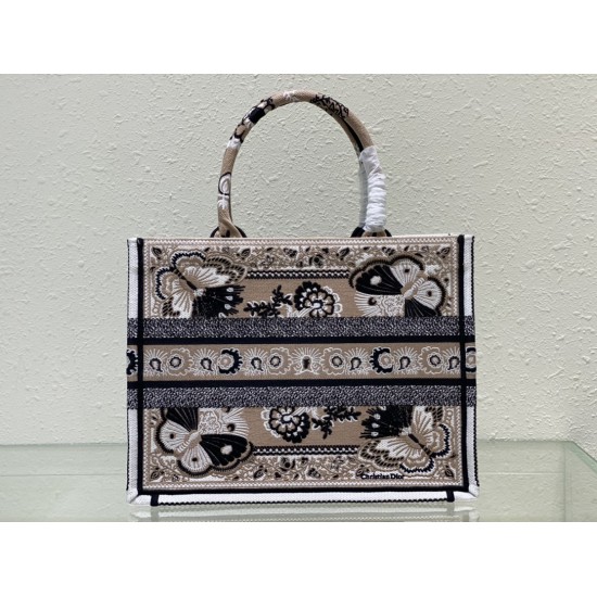 Tote book