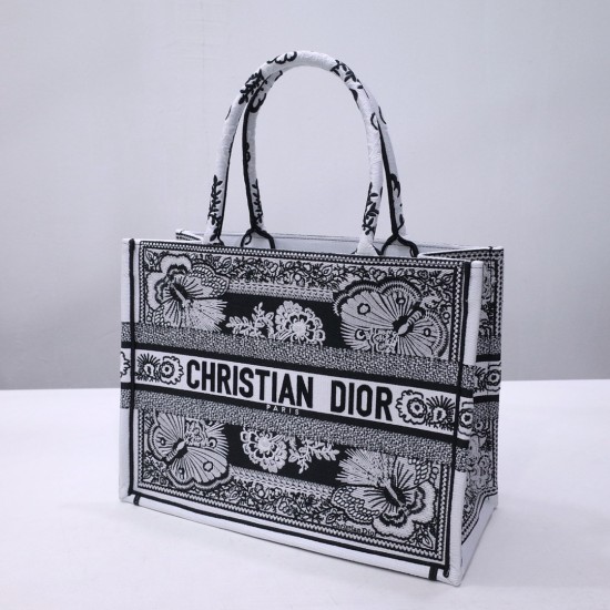 Tote book