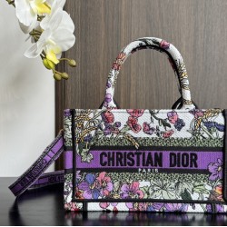 Tote book
