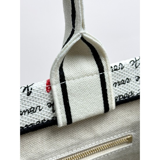 Tote book