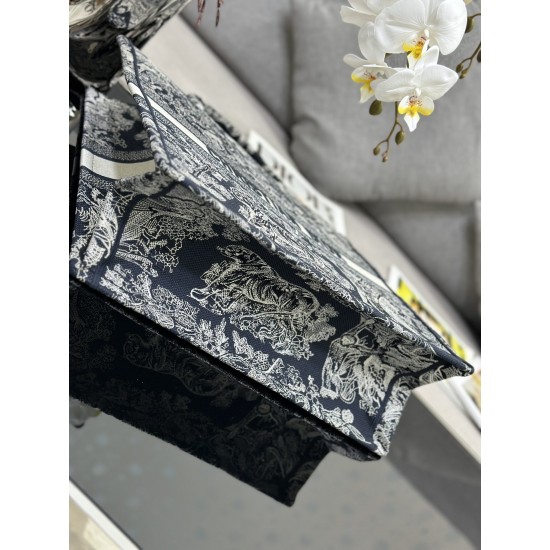 Tote book