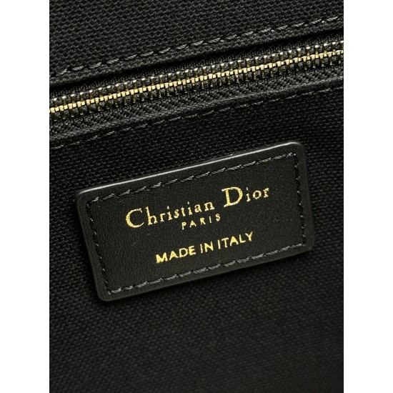 Tote book