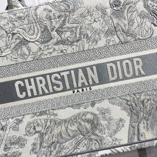 Tote book
