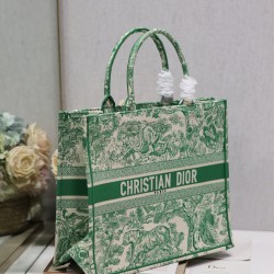 Tote book
