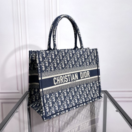 Tote book