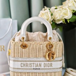 Tote book