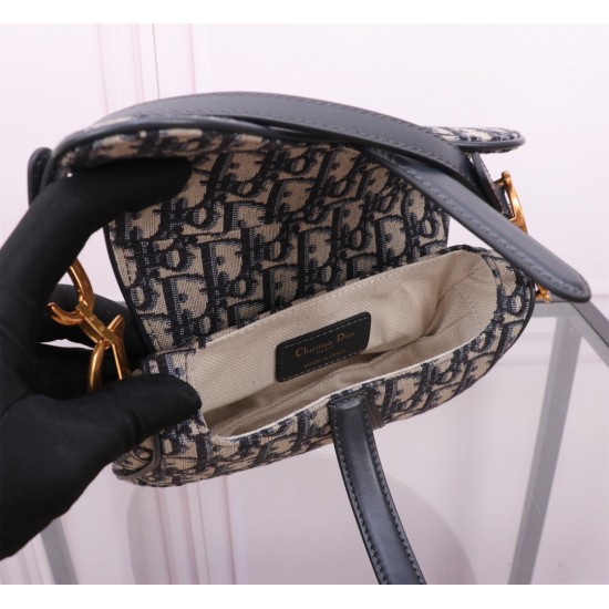 Saddle