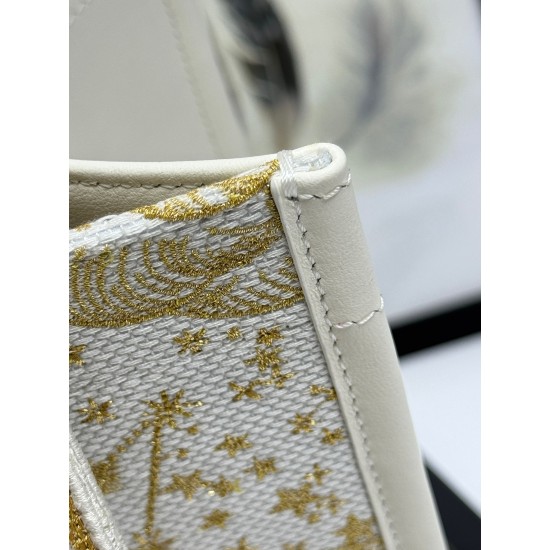 Tote book