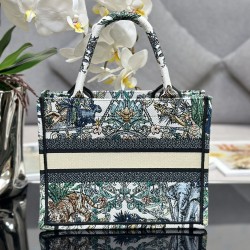 Tote book