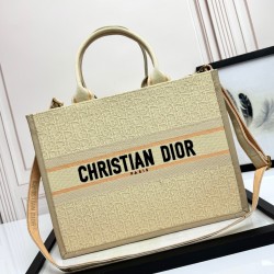 Tote book