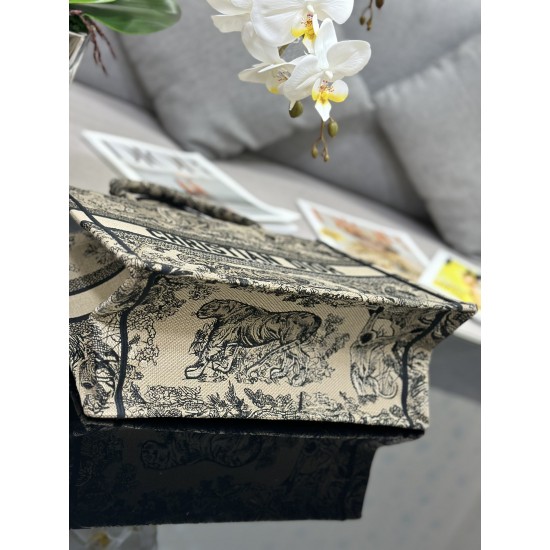 Tote book