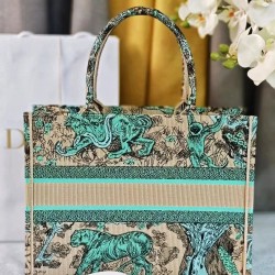 Tote book