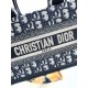 Tote book