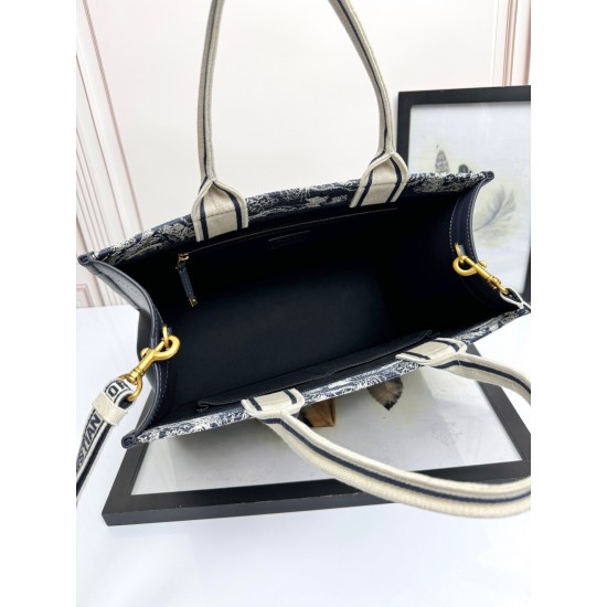 Tote book