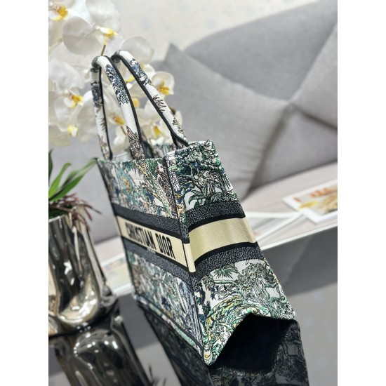 Tote book