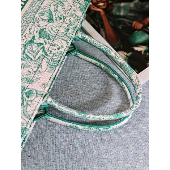 Tote book