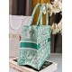 Tote book