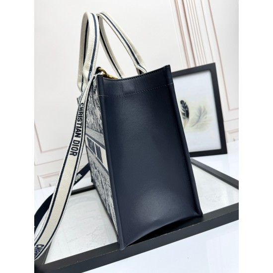 Tote book