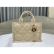 Tote book