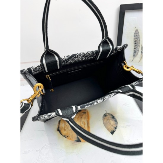 Tote book