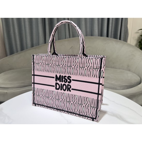Tote book