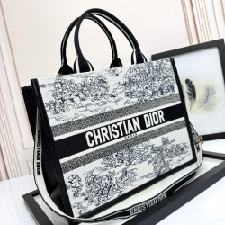 Tote book