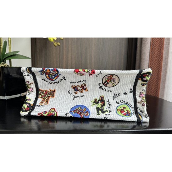 Tote book