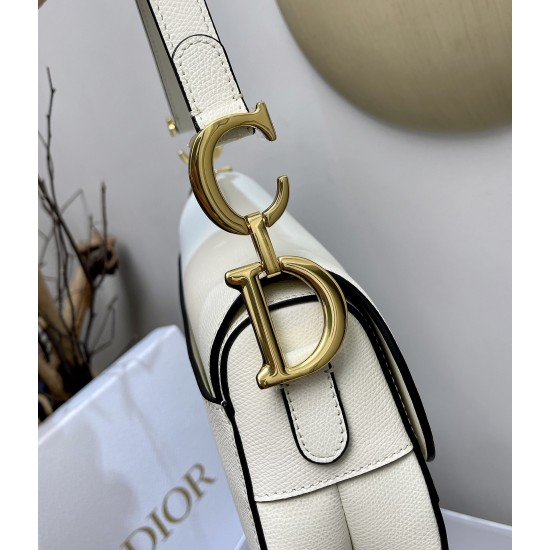 Saddle