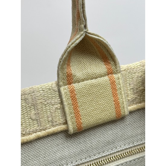 Tote book