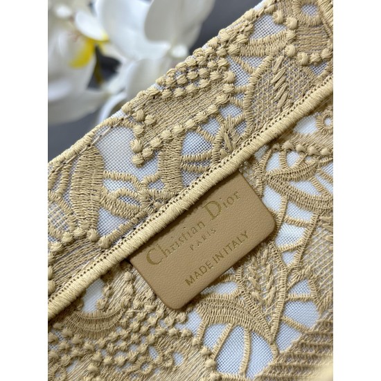 Tote book
