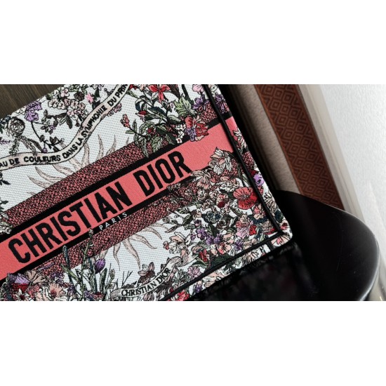 Tote book