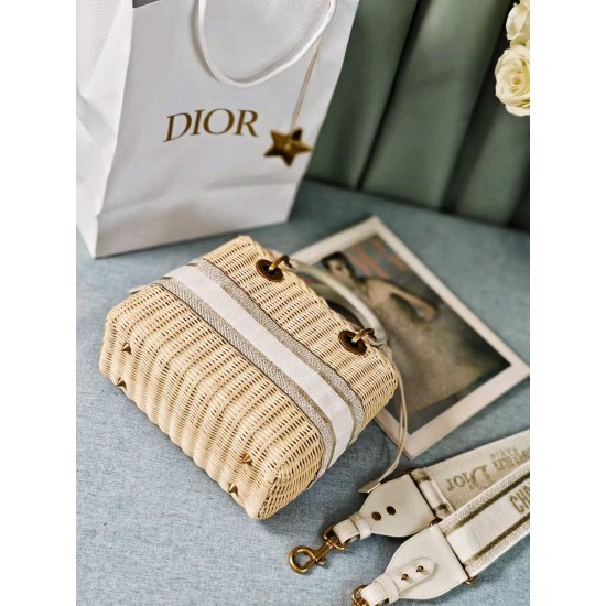 Tote book