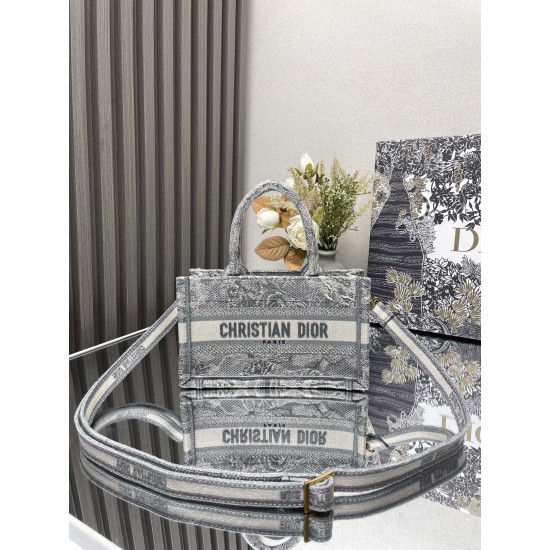 Tote book Tote book