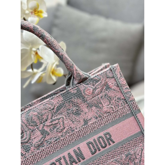 Tote book