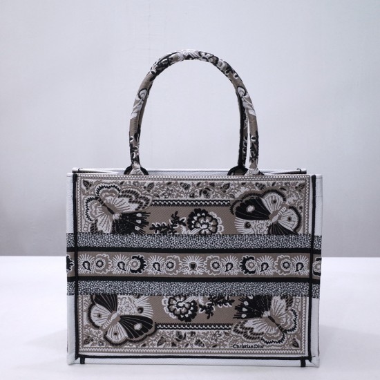 Tote book