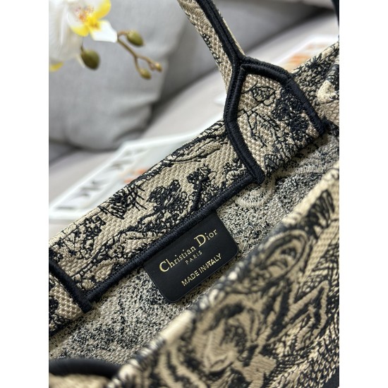 Tote book