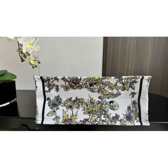 Tote book