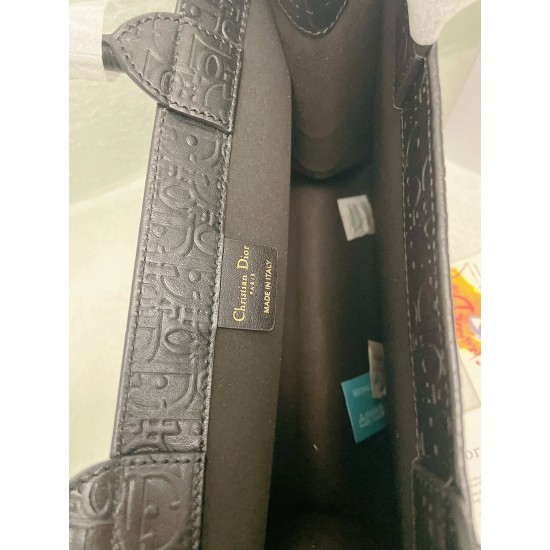Tote book