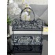 Tote book
