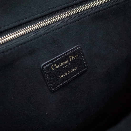 Tote book Tote book