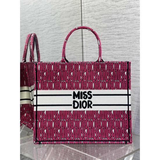 Tote book